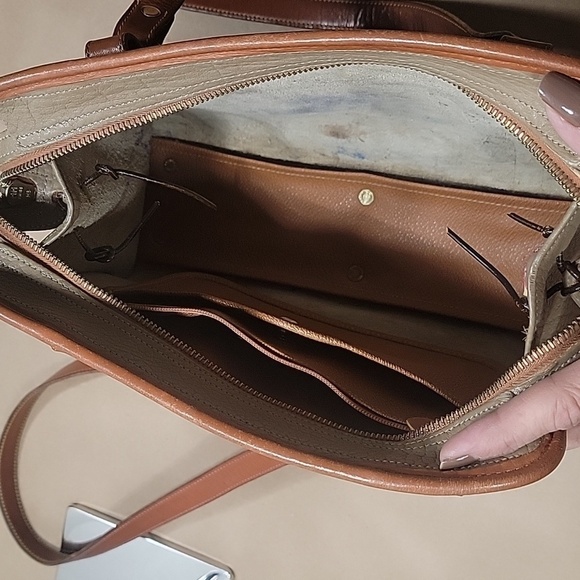 Vintage Dooney & Bourke Taupe Pebbled Leather Satchel / Shoulderbag / Purse - Picture 5 of 14